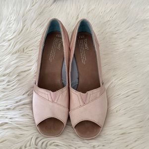 TOMS Wedges Sandals Pink size 8.5 preowned see pictures for conditions
